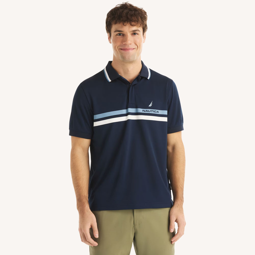 Camisero NAVTECH detalle en el pecho NAUTICA