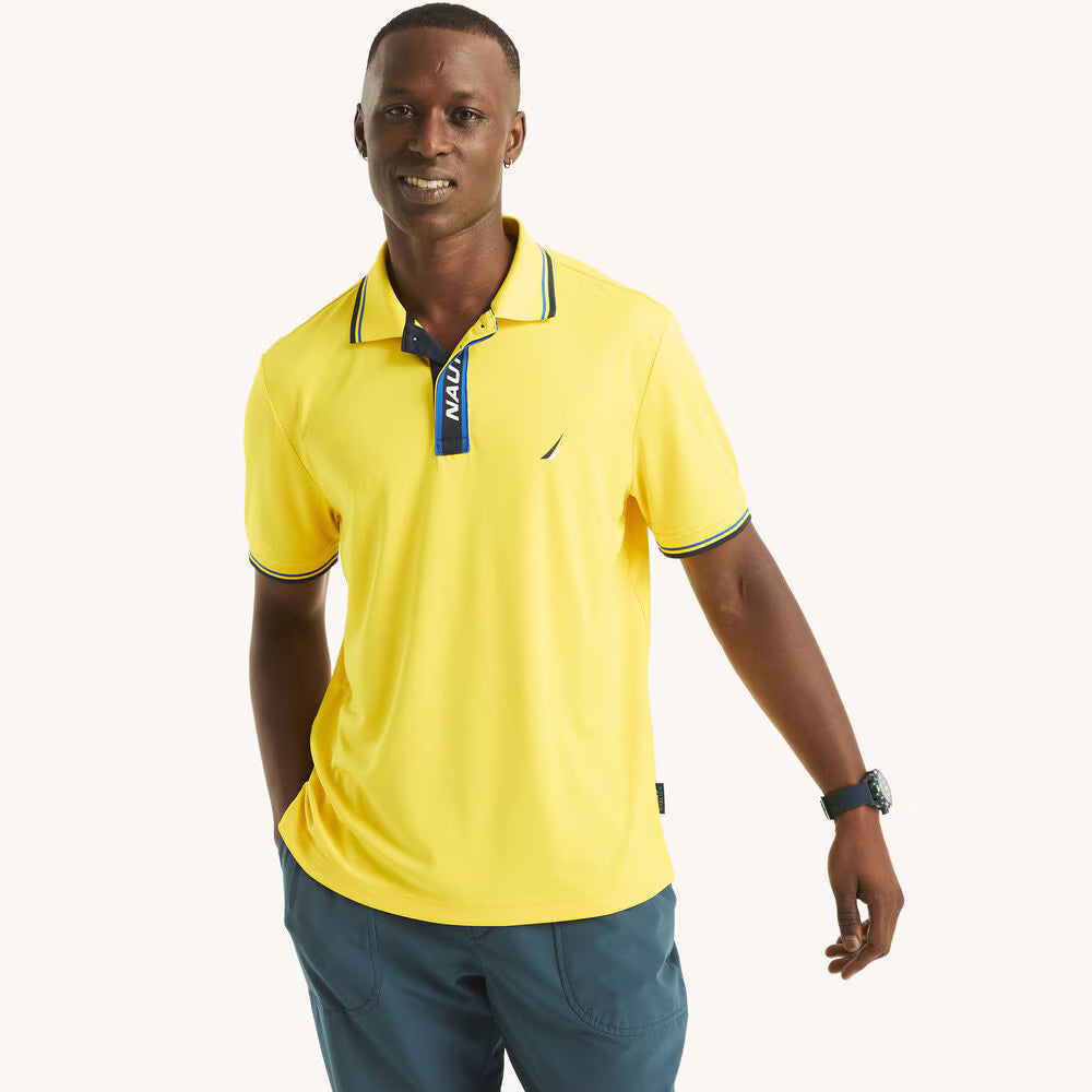 Camisero NAVTECH detalle cuello NÁUTICA
