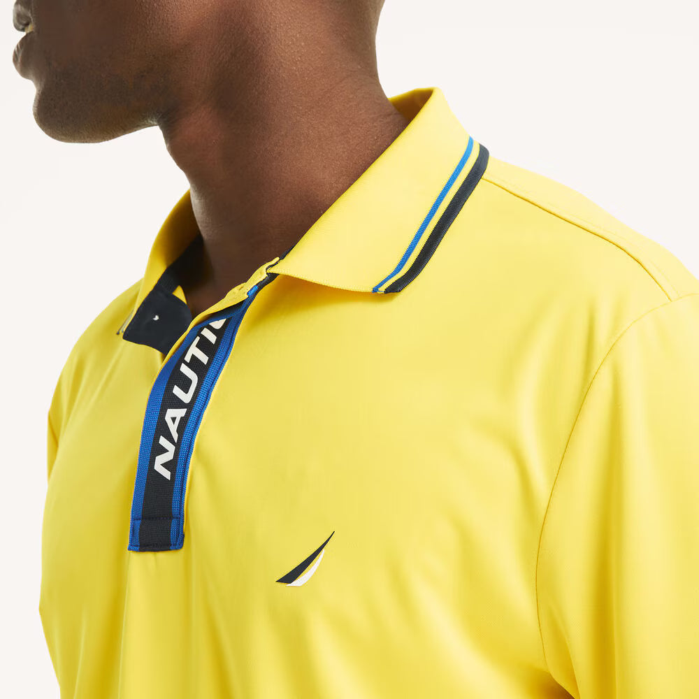Camisero NAVTECH detalle cuello NÁUTICA