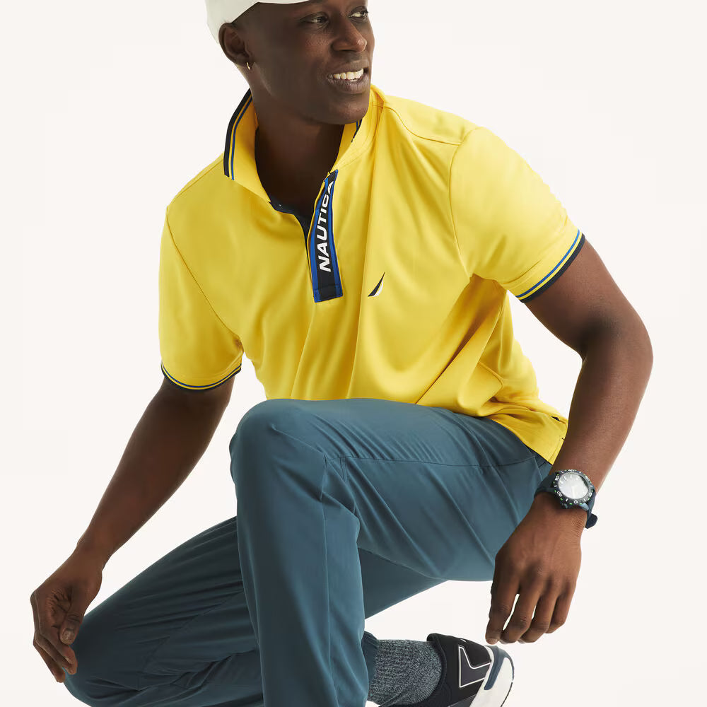 Camisero NAVTECH detalle cuello NÁUTICA